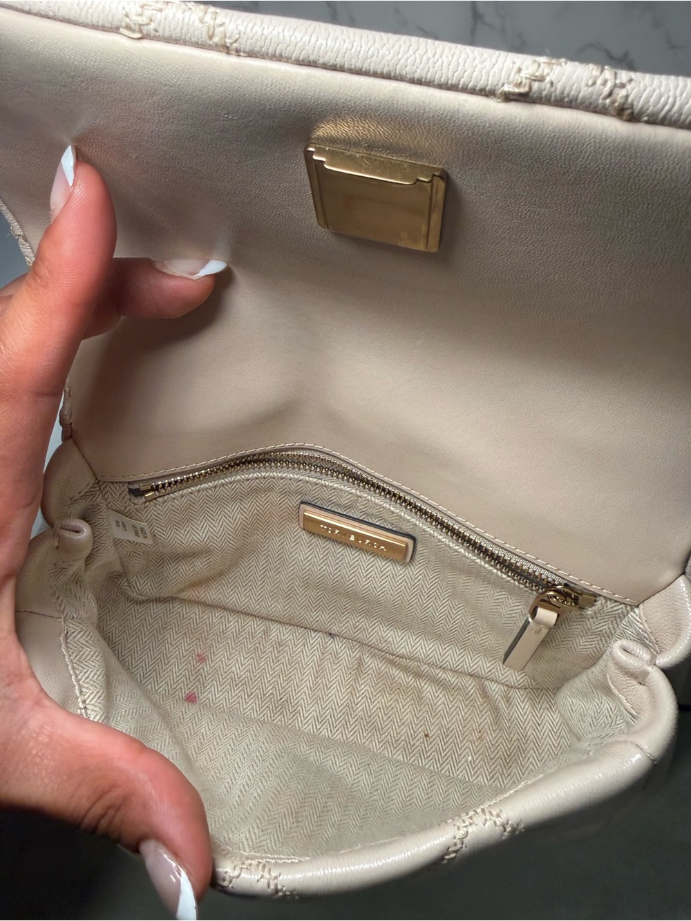 Tory Burch Cream Quilted Leather Chain Crossbody - Picture 6 of 6